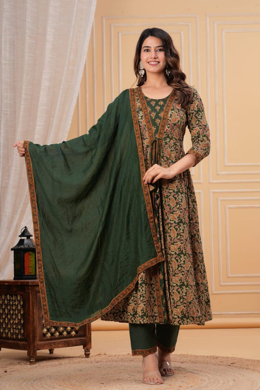 Saanvi Heritage Flair Set