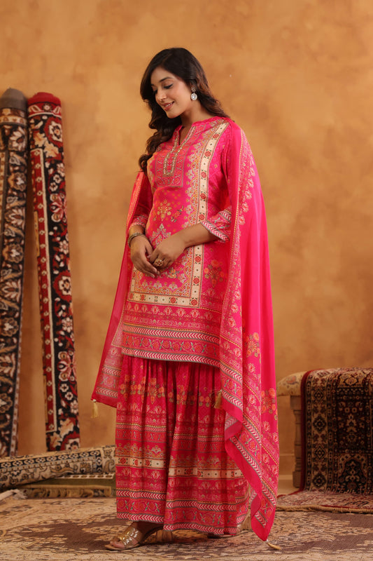 Gulabi Noor Sharara Set